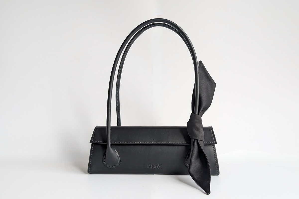 Arc 26 - Black