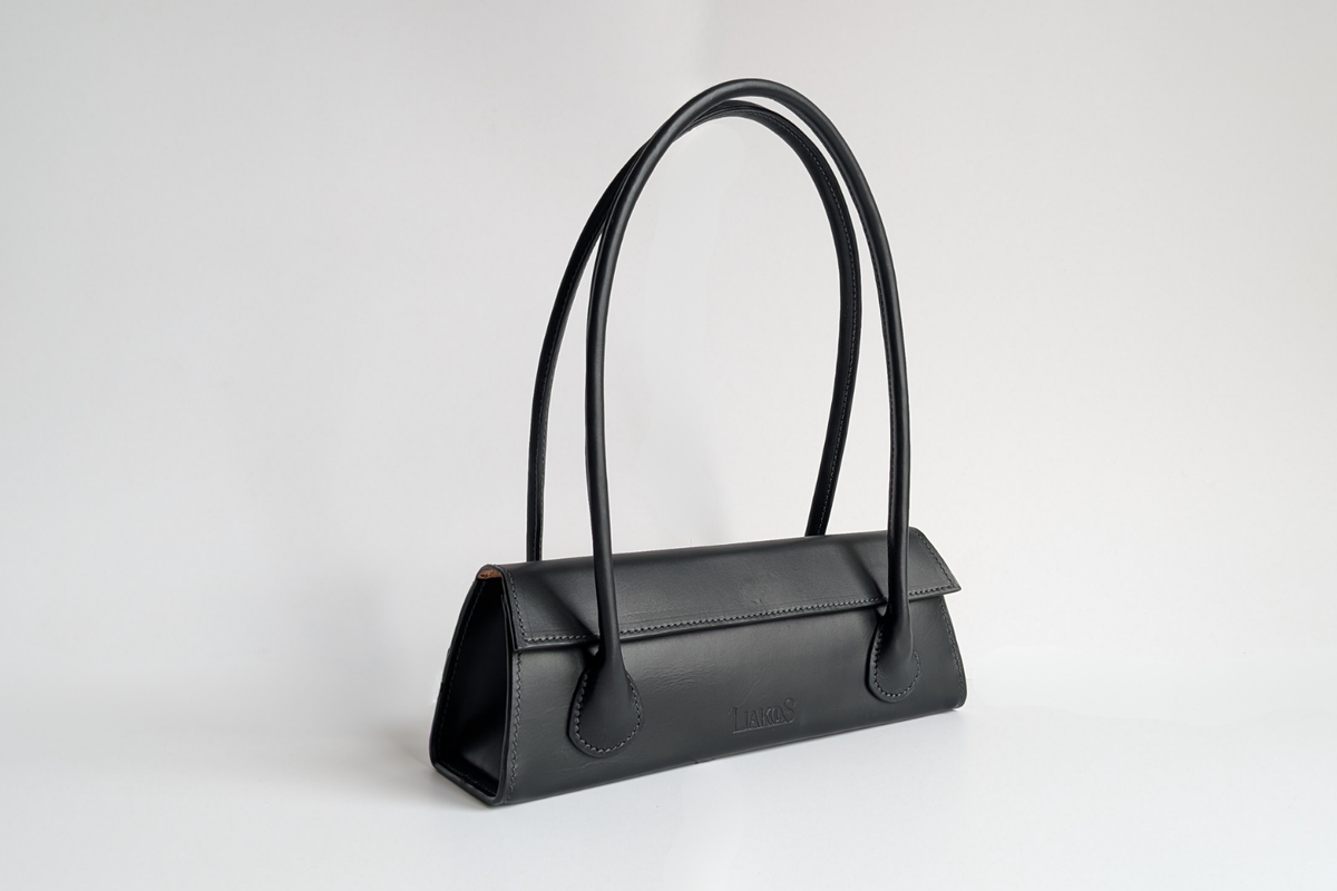 Arc 26 - Black