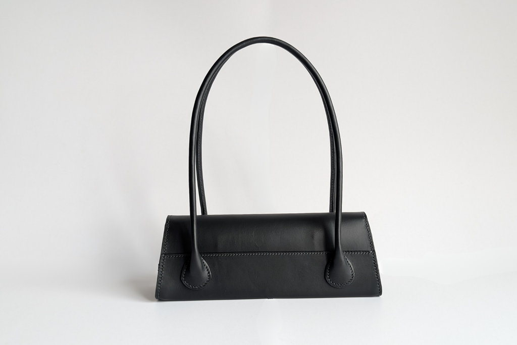Arc 26 - Black