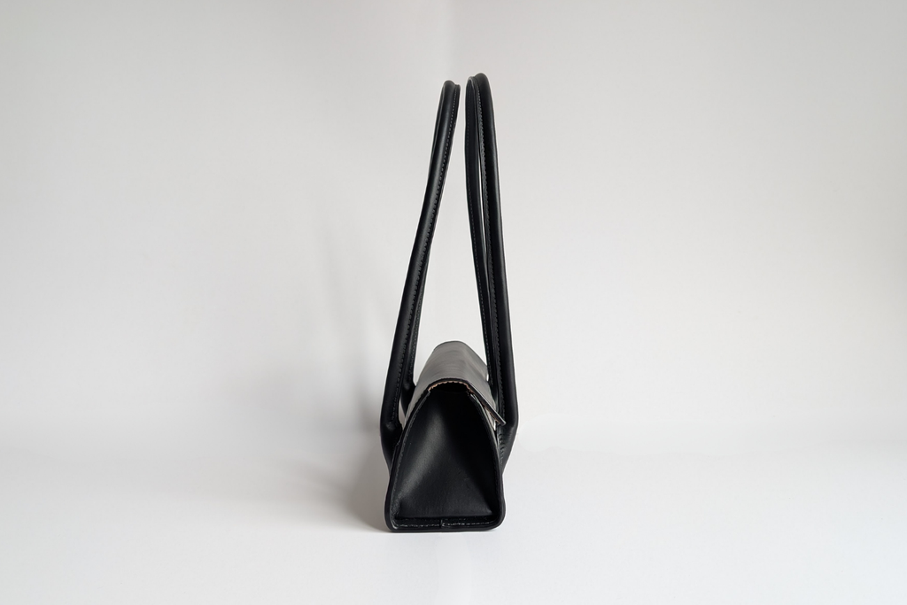 Arc 26 - Black