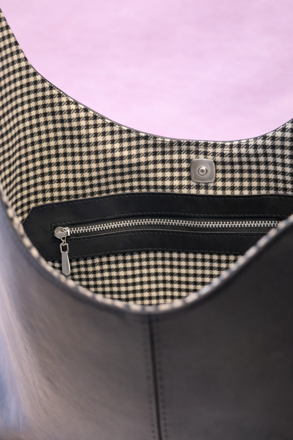 The Liakos - On the Run Tote
