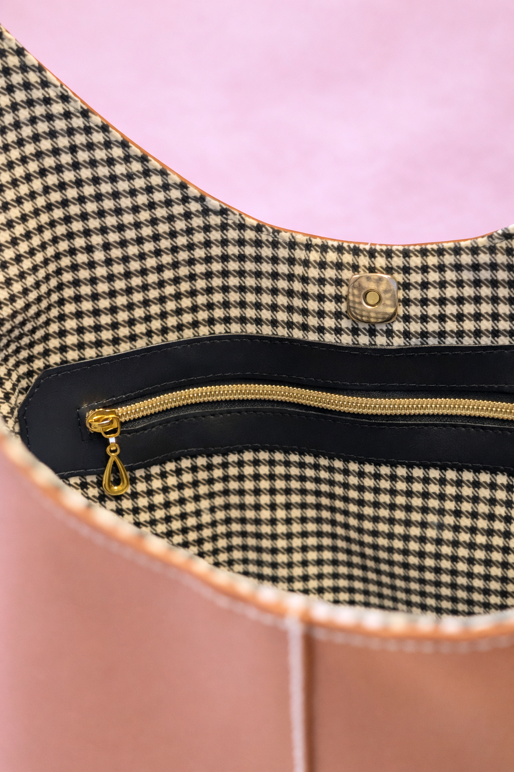The Liakos - On the Run Tote