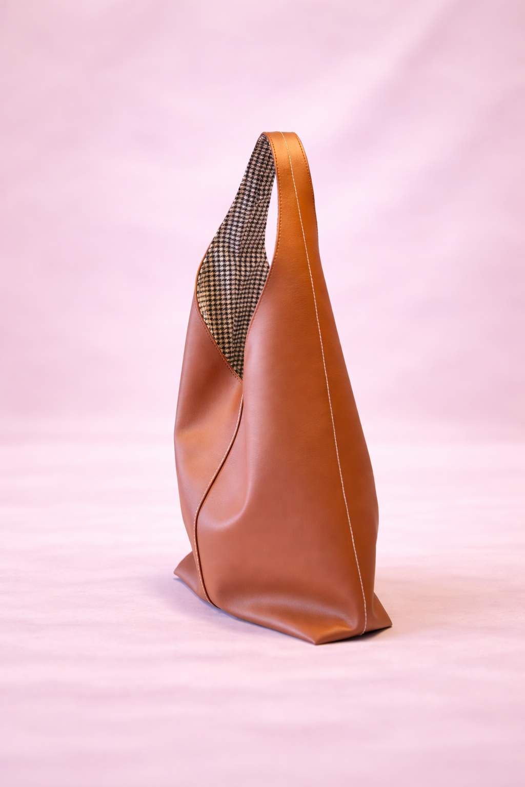 The Liakos - On the Run Tote